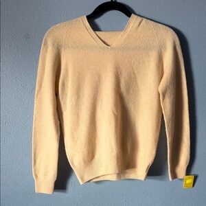 100% cream Wool Women's Sweater